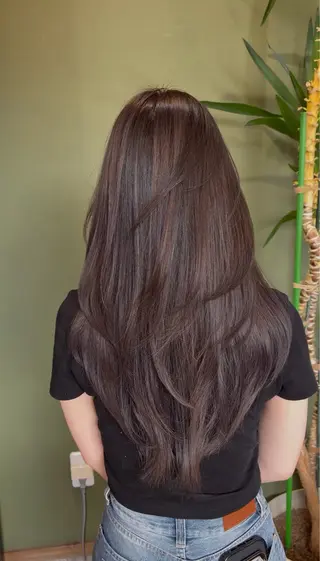 ロング 内山 優のヘアスタイル