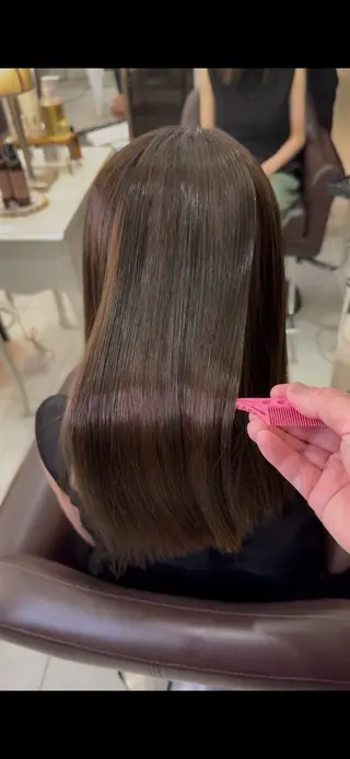セミロング 二度見される艶髪職人 /美髪矯正のプロ木崎のヘアスタイル