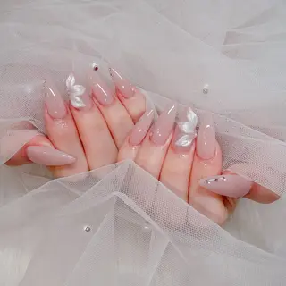 ネイル ラクロレ ハナ︎🌼のネイルデザイン