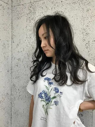 ロング KOOKI スティードトーキョーのヘアスタイル