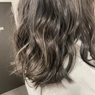 ミディアム カラー 透け感カラー/ momo🦕のヘアスタイル