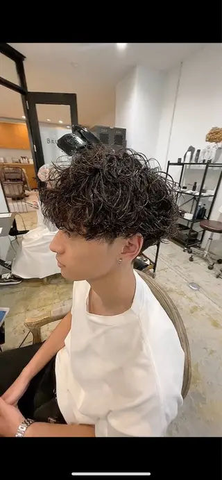 メンズ メンズパーマ特化 三宅陸斗のヘアスタイル