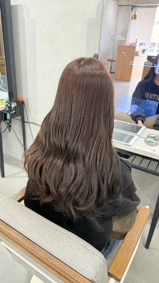 カラー 湯浅 慈園のヘアスタイル