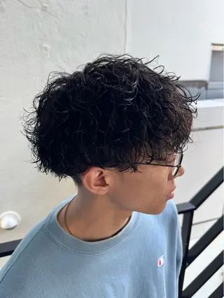 ショート パーマ メンズ 山下 徹のヘアスタイル