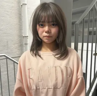 ミディアム 🎀ミク🎀/ハイト ーン/デザインカラーのヘアスタイル