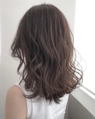 ミディアム カラー 【透明感、艶髪】西村 有司のヘアスタイル