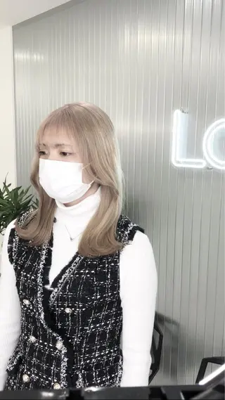 セミロング カラー LOOP hairのヘアスタイル