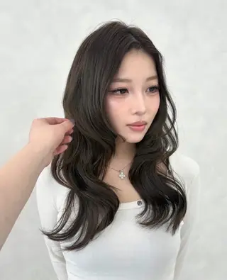 ロング カラー 韓国レイヤー/透明感 カラー🖤アイナのヘアスタイル