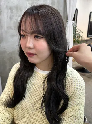 ロング カラー 三條 朋香のヘアスタイル