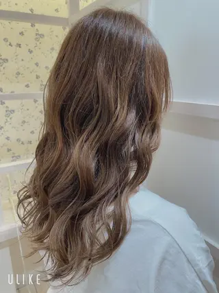 ロング カラー 斎藤 彩香のヘアスタイル