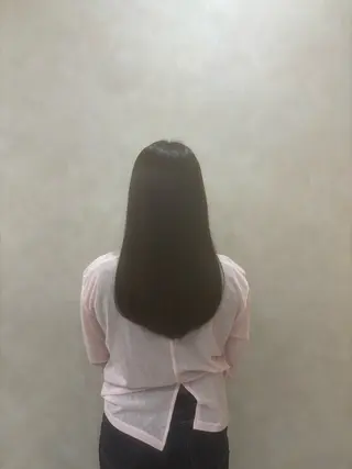 ロング カラー 築山 栞奈のヘアスタイル