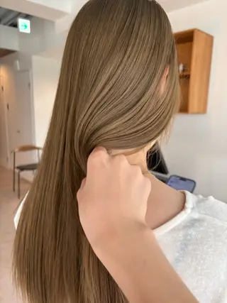 ロング カラー iroha/ n.w.h🎀のヘアスタイル