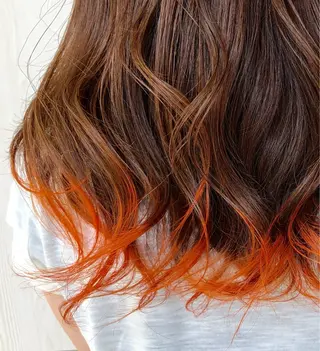 セミロング T Akaneのヘアスタイル