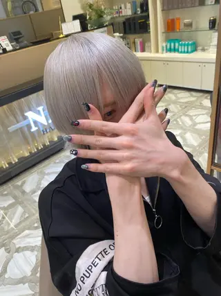 メンズ 🩵ブリーチと ブリーチ矯正の人🩵のヘアスタイル