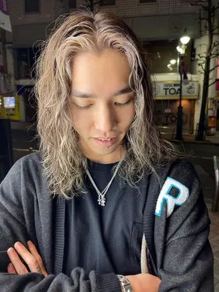 ミディアム カラー メンズ 狩野 孝太郎のヘアスタイル