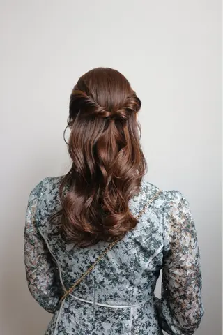 ロング ヘアアレンジ AKO .のヘアスタイル