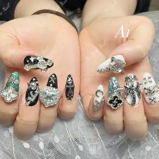 ネイル 🦋 Queenieのネイルデザイン