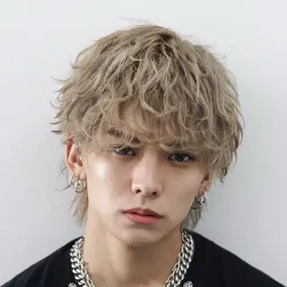 ミディアム カラー メンズ 渋谷のブリーチカラー シェフ🧑‍🍳蓮のヘアスタイル