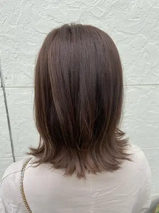 ミディアム カラー 麻生 真子のヘアスタイル