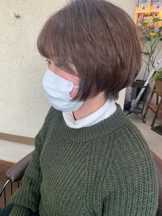 ショート カラー 角戸 りおのヘアスタイル