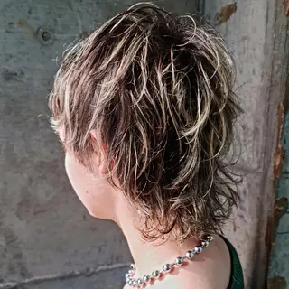 ショート カラー イシグリ イチのヘアスタイル