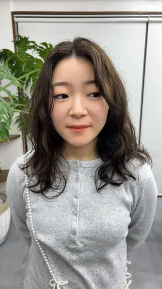 ミディアム カラー 田村 雪華のヘアスタイル