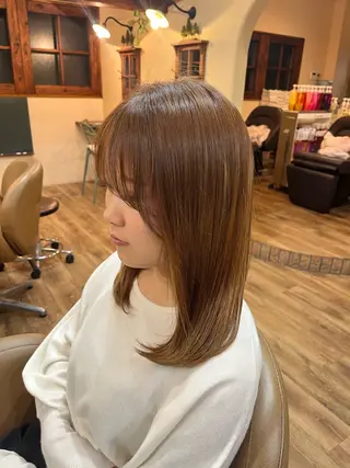 ミディアム 吉岡 奏海のヘアスタイル