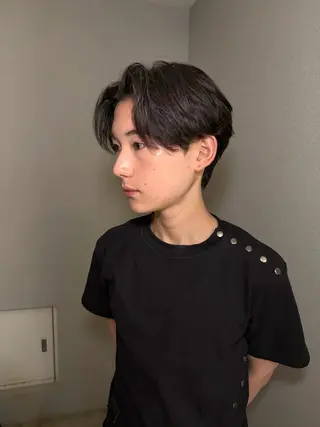 ショート パーマ メンズ センターパート特化 井上健太のヘアスタイル