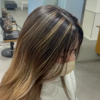 ロング カラー Himena🎀 ハイトーン/デザインのヘアスタイル