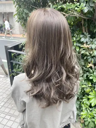 ロング カラー ご新規様限定 透明感カラーKANAのヘアスタイル