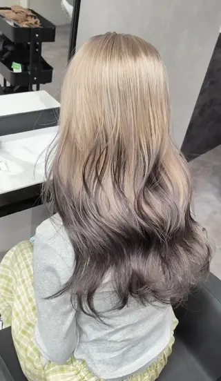 ロング カラー ダメージレスブリーチ たつや/ハイトーンのヘアスタイル