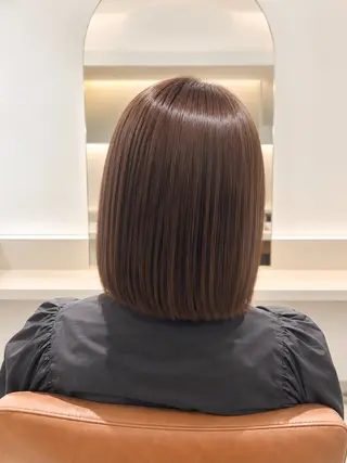 ロング SLASH ホワイト 伊藤眞代のヘアスタイル