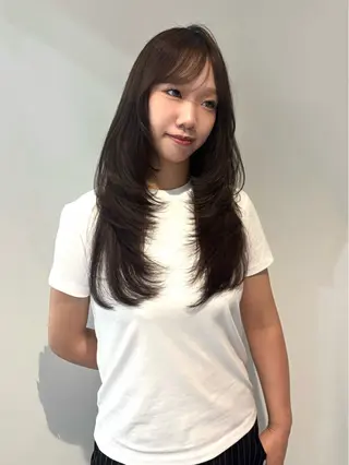 ロング 'AXIS suaのヘアスタイル