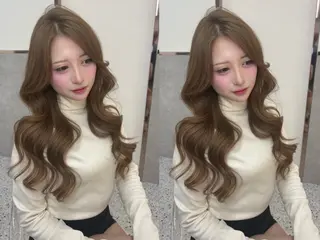 セミロング 🎀ダブルカラー/ 透明感カラー/翼🎀のヘアスタイル