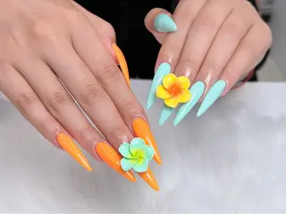 ロング トゥ ヒェンのネイルデザイン