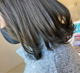 ミディアム カラー 竹下広奈乃 ブリーチ /プルエクステのヘアスタイル