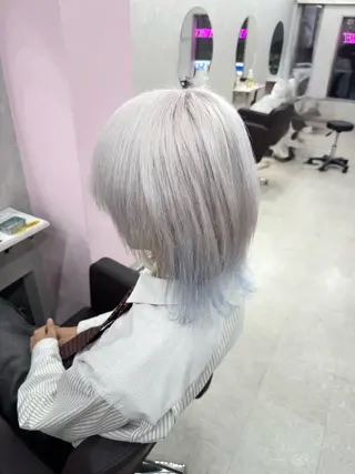 ショート カラー 小川 新大のヘアスタイル