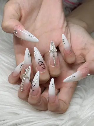 ネイル Lee Nailsのネイルデザイン