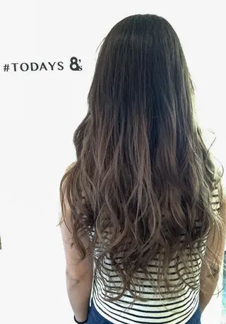 セミロング EIGHT plum TOKIOリミテッドのヘアスタイル