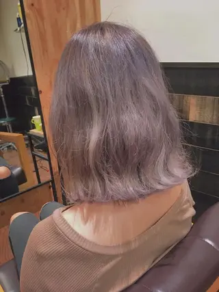 ミディアム カラー ヘアアレンジ 栗林 実莉のネイルデザイン