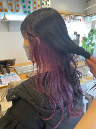 セミロング カラー インナーカラー 推し ブリーチ 髪質改善のヘアスタイル
