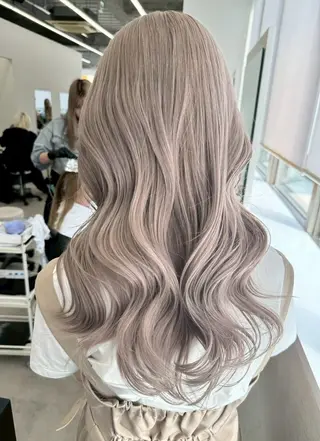 カラー Asami／名古屋／ ハイトーン／デザインのヘアスタイル