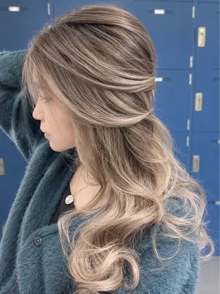 セミロング Repose AMIのヘアスタイル