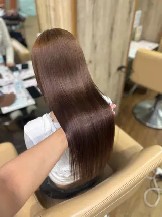 カラー Yua🎀艶カラー/ 美髪ストレートのヘアスタイル