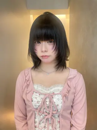 ミディアム ハイトーン/デザイン ハッシュカット/セナのヘアスタイル