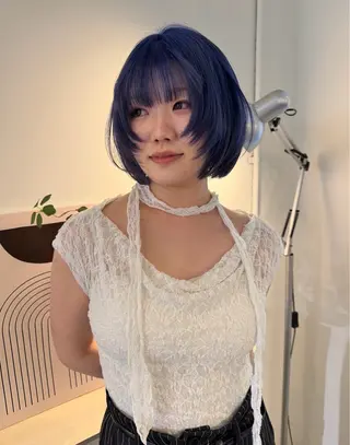 ショート カラー MIU/ルーツカラー 顔まわりレイヤーのヘアスタイル