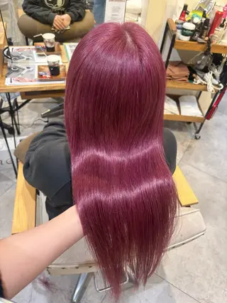 ロング カラー 肌に馴染むハイトーン /ミルクティーカラーのヘアスタイル
