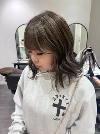 ミディアム トップスタイリスト/ アユミのヘアスタイル