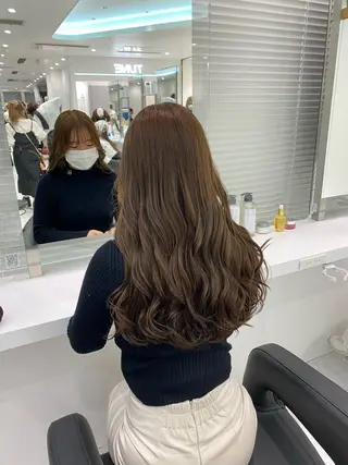 セミロング カラー センターパート特化 井上健太のヘアスタイル