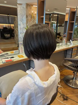 ショート 山本 睦のヘアスタイル